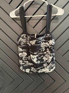 This Free People black and white toile print tank top features thick straps.